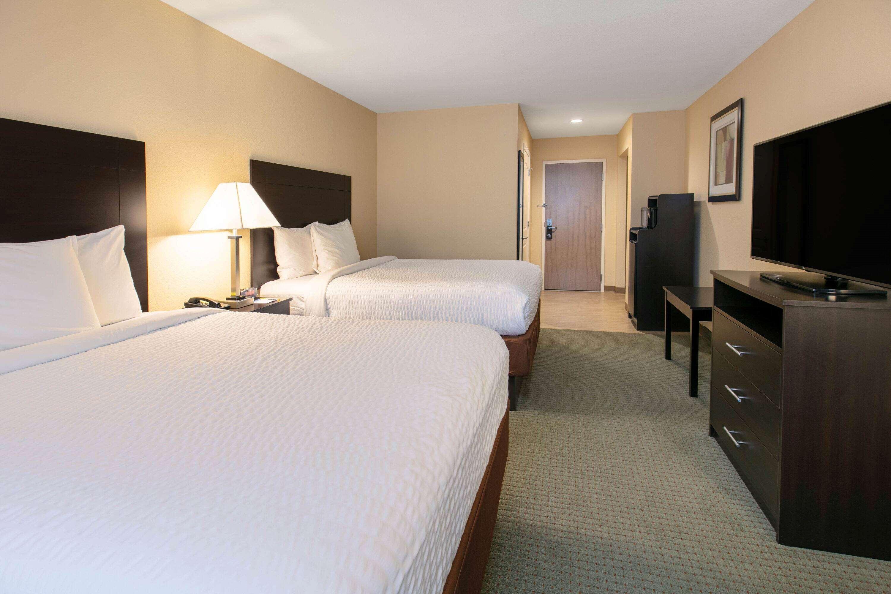 Days Inn & Suites By Wyndham Florence/Jackson Area Esterno foto