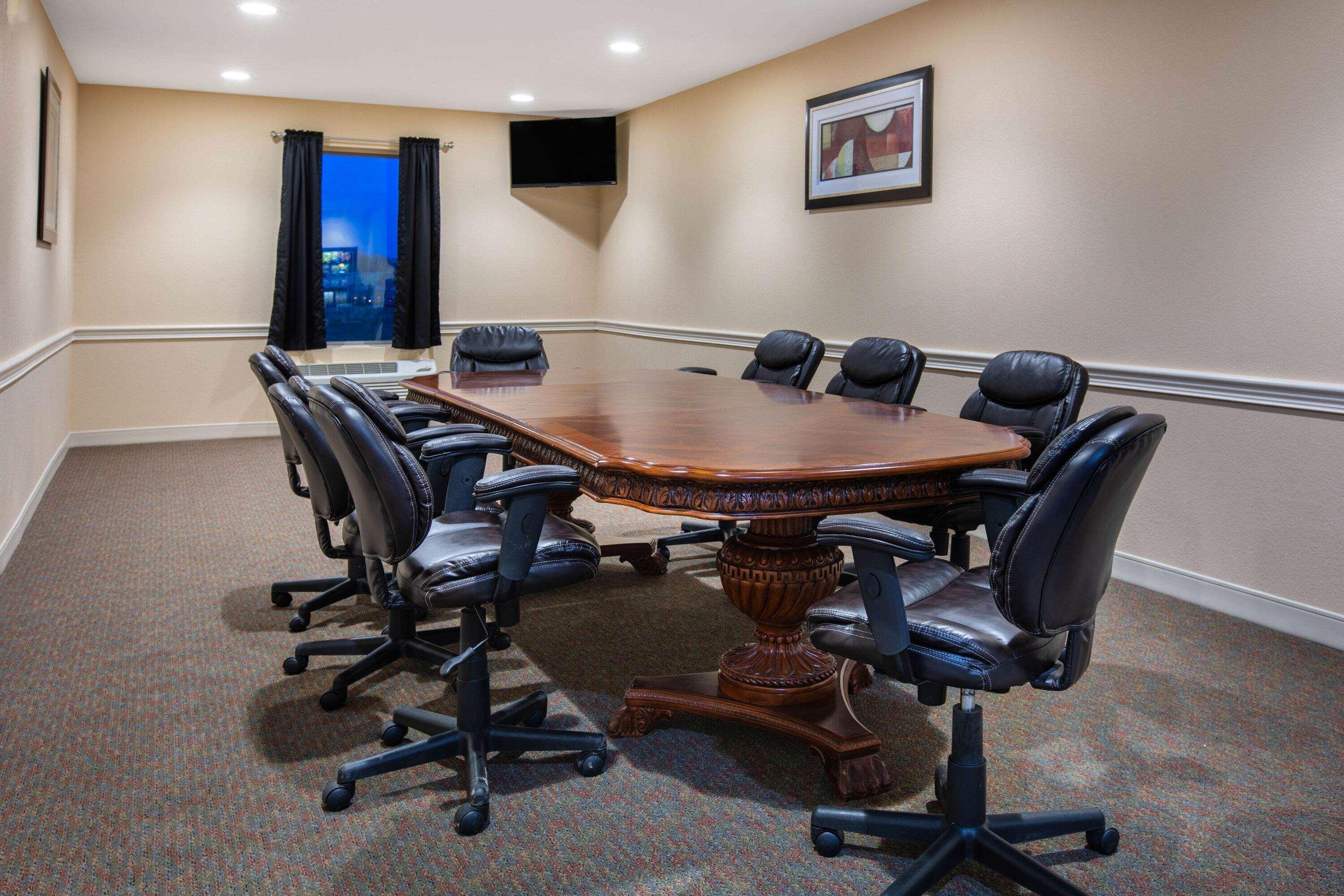 Days Inn & Suites By Wyndham Florence/Jackson Area Esterno foto
