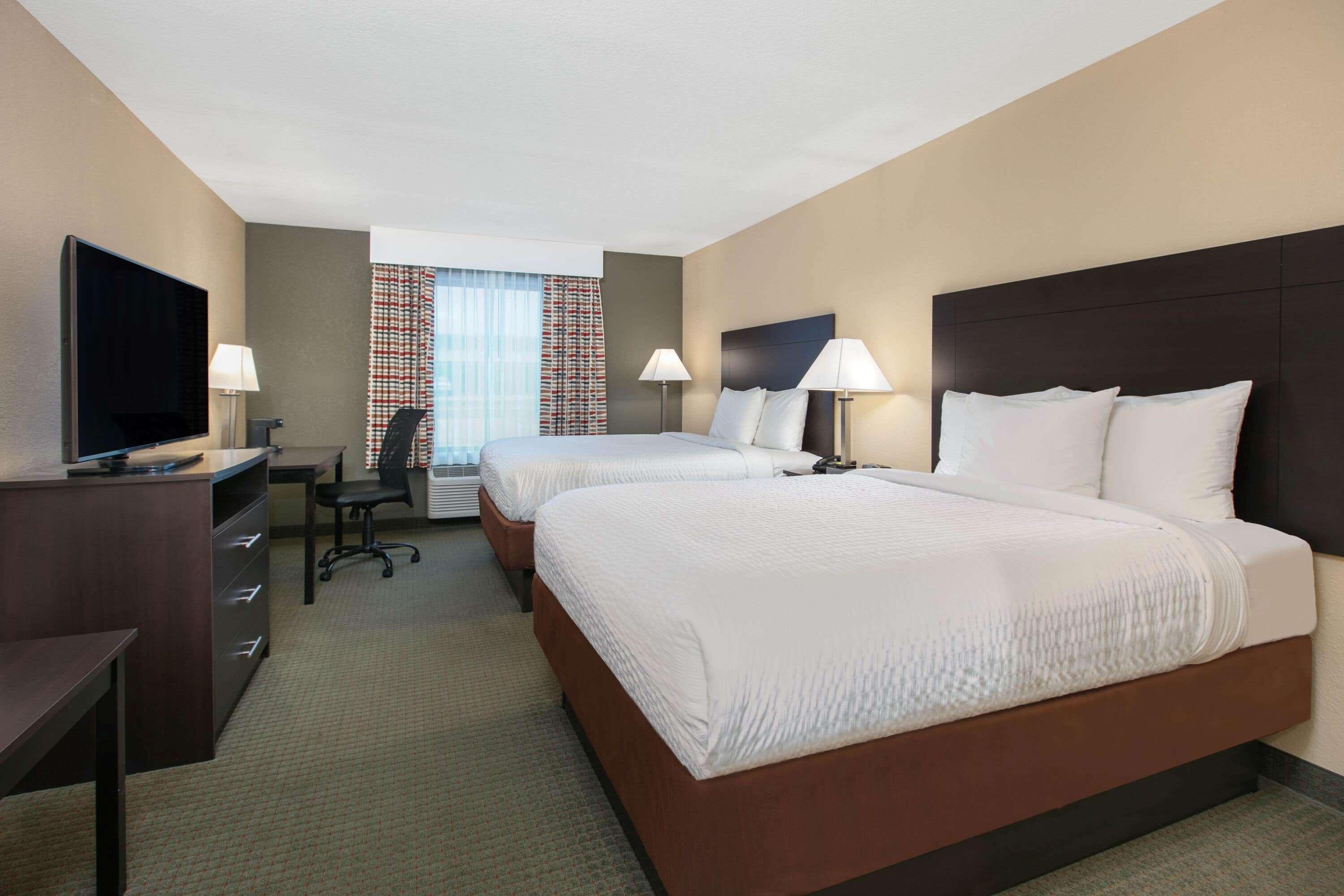 Days Inn & Suites By Wyndham Florence/Jackson Area Esterno foto