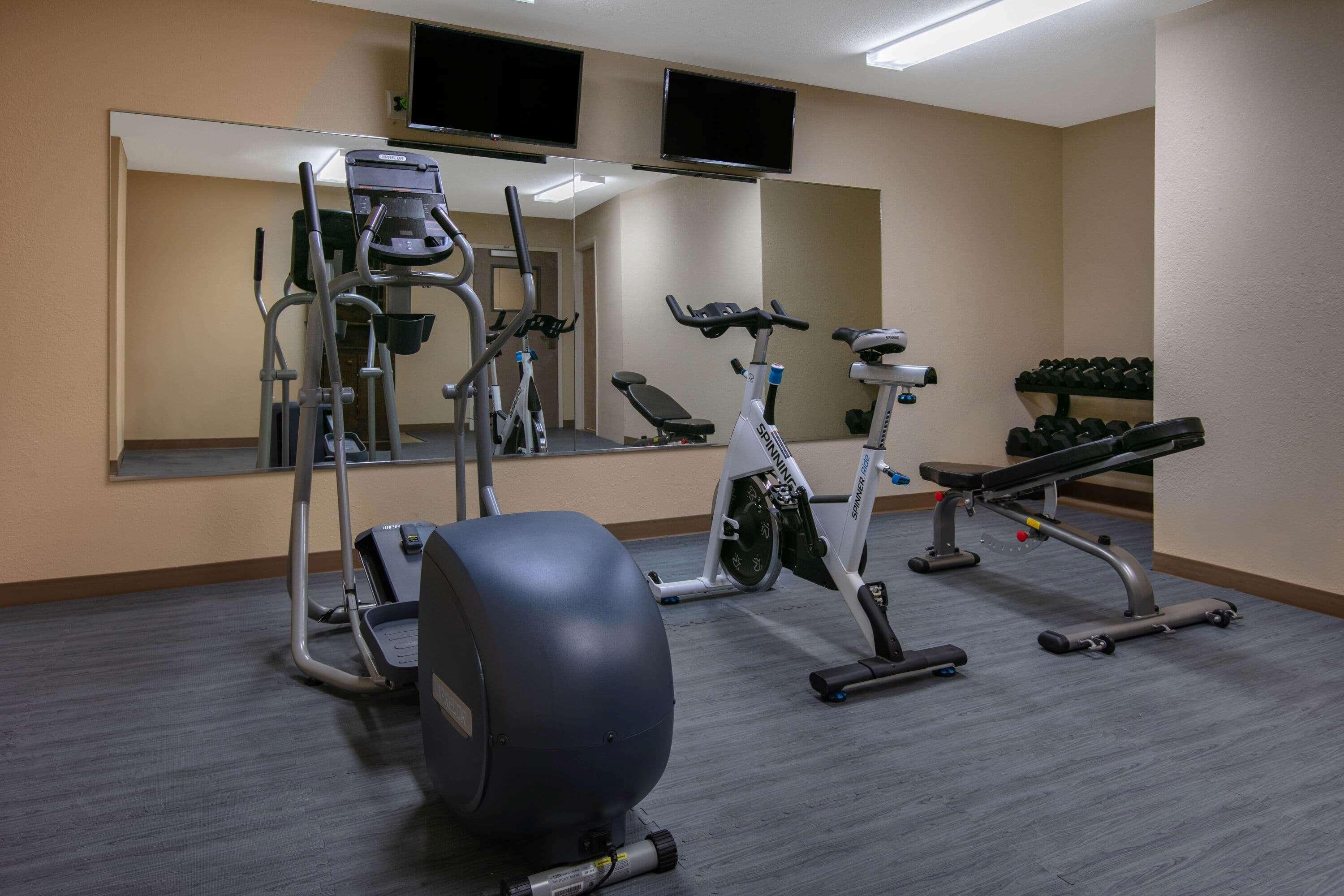 Days Inn & Suites By Wyndham Florence/Jackson Area Esterno foto